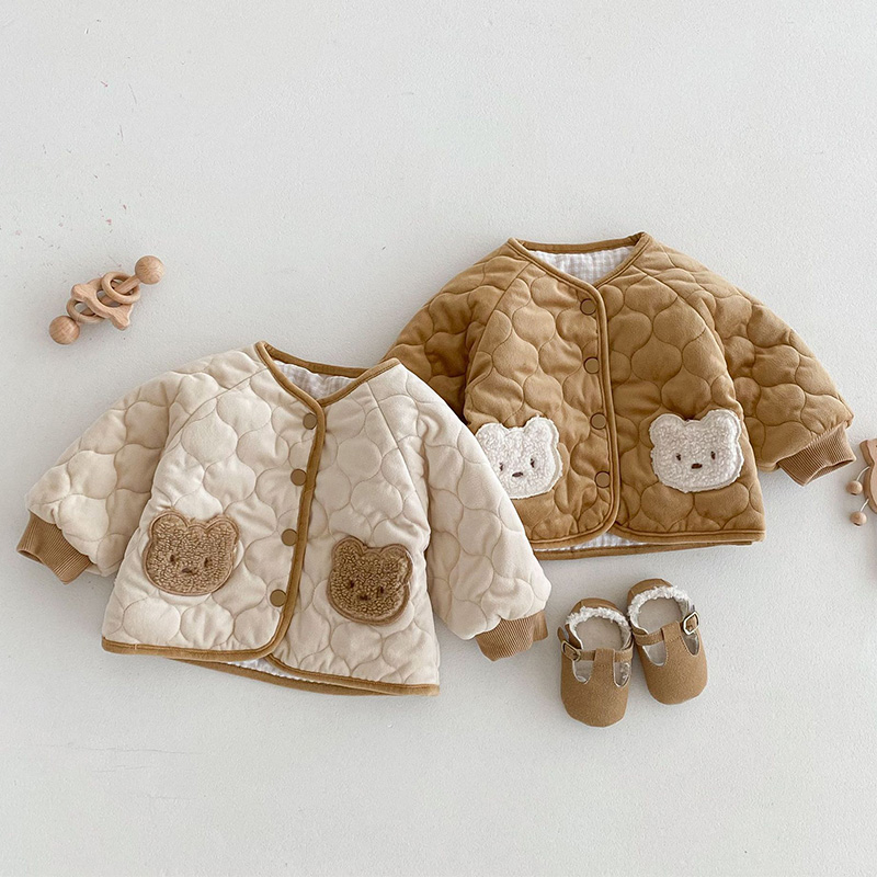2025年韓国ベビー冬服可愛いクマ柄両面着用アウターウェア男 - Baby Clothing Winter のレビューと価格