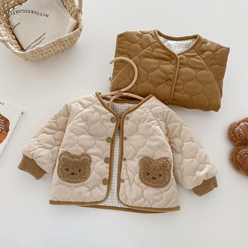 2025年韓国ベビー冬服可愛いクマ柄両面着用アウターウェア男 - Baby Clothing Winter のレビューと価格