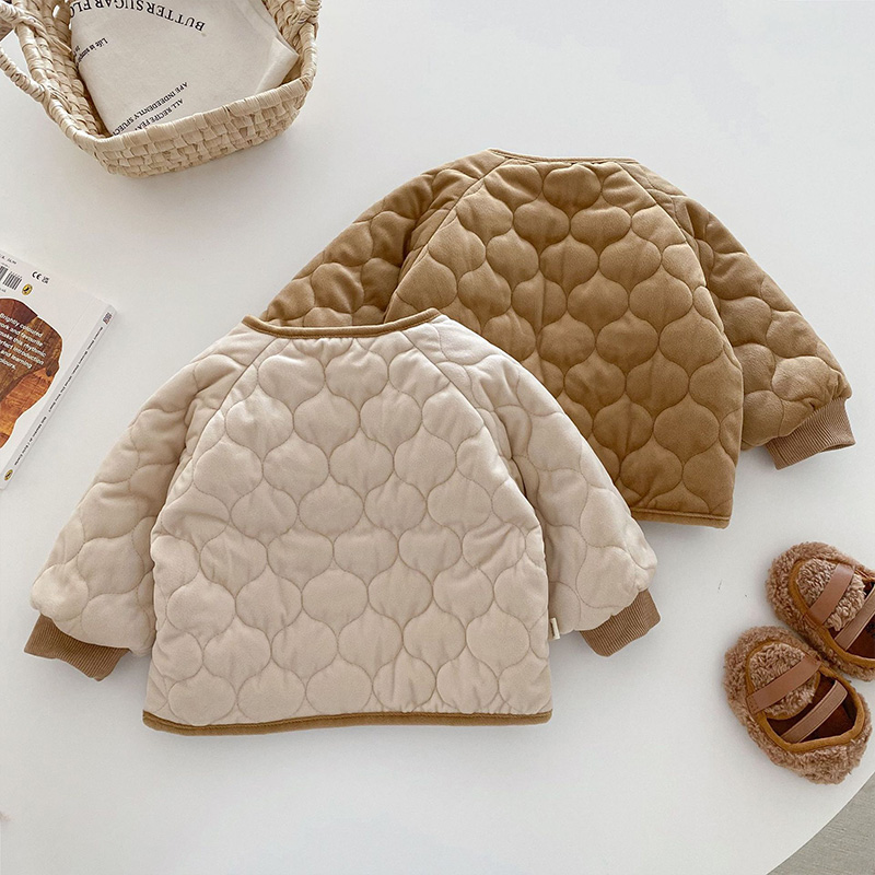 2025年韓国ベビー冬服可愛いクマ柄両面着用アウターウェア男 - Baby Clothing Winter のレビューと価格
